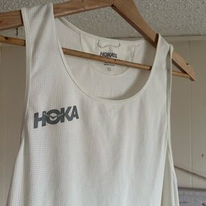 Hoka Large size tank top sport very comfortable and in great condition.